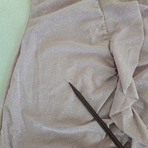 Windsor Mauve Sparkly Glitter Ruffle Sleeveless Fitted Mini Dress Sz Small (763) - Picture 7 of 10